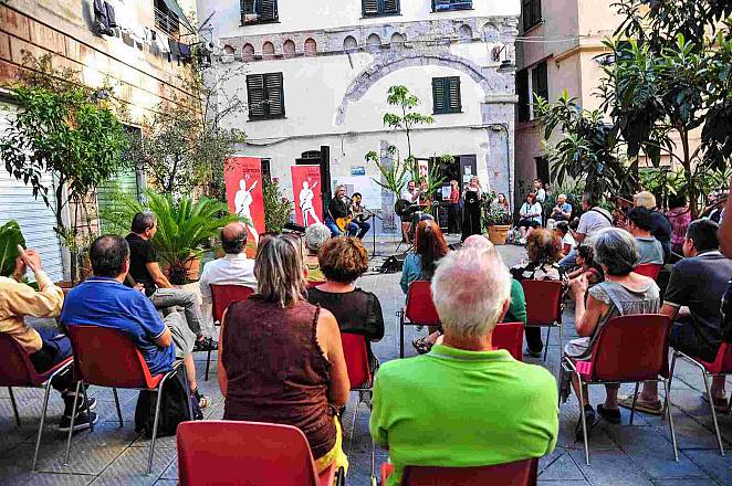 Fino al 26 agosto viadelcampo29rosso porta in piazza la rassegna extramusica. parole e canzoni. musica e teatro in campo